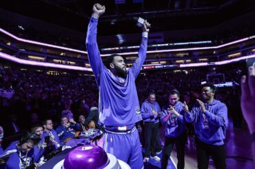 JaVale with FIRST-EVER 360 BEAM Lighting! | Kings vs Hawks 1.22.24