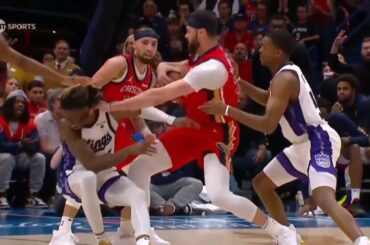 Larry Nance Jr. SHOVES Keon Ellis to the ground 😱